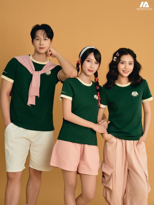 áo đồng phục công ty ultimate cổ tròn màu xanh iris phối màu kem chesse